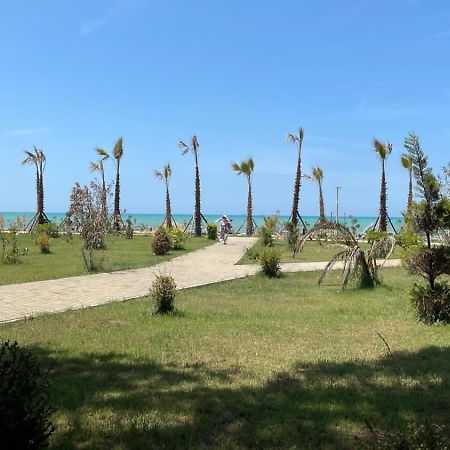 Family Beach 100 Square Metres Apartment Голем Екстериор снимка