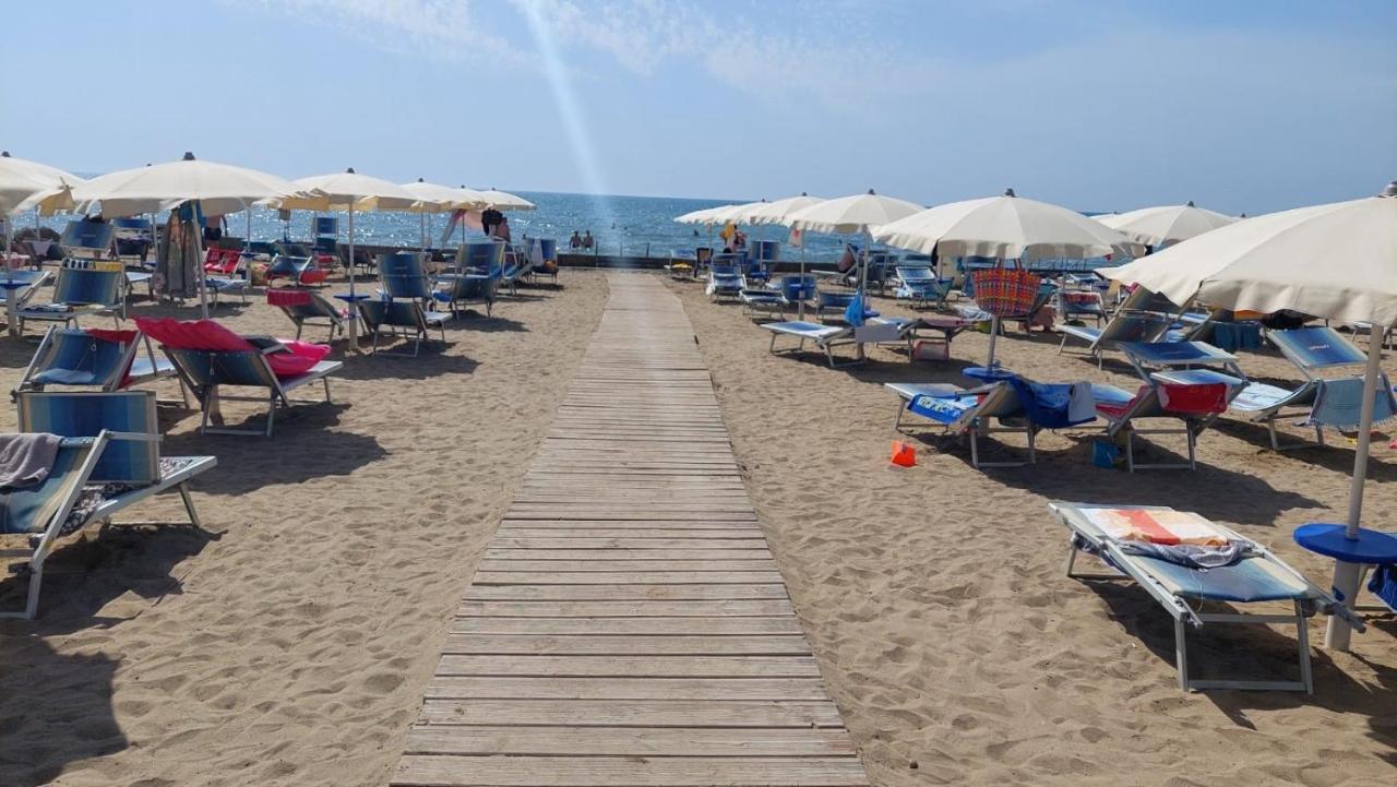 Family Beach 100 Square Metres Apartment Голем Екстериор снимка